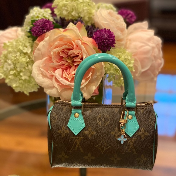 Meet Your Posher, Leslie - Picture 2 of 11